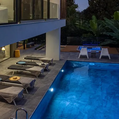 La Fortuna - Award Winning Luxury Close To Corfu Town Villa *