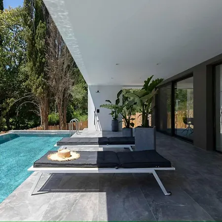 La Fortuna - Award Winning Luxury Close To Corfu Town Villa *