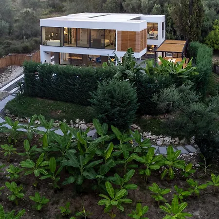 La Fortuna - Award Winning Luxury Close To Corfu Town Villa