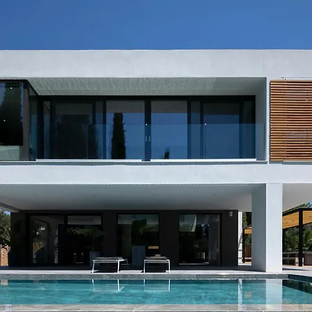Vila La Fortuna - Award Winning Luxury Close To Corfu Town *
