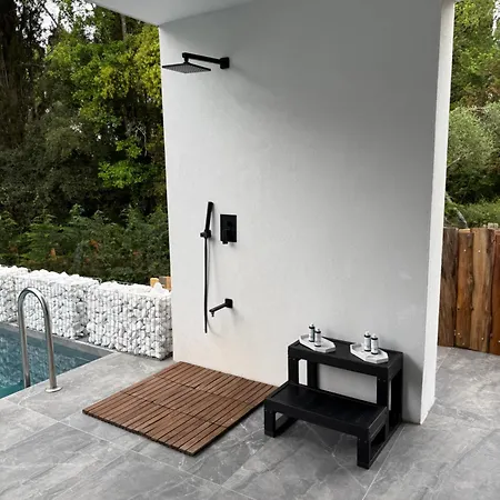 Vila La Fortuna - Award Winning Luxury Close To Corfu Town *