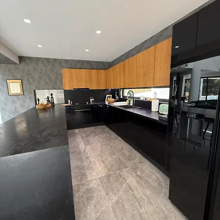 La Fortuna - Award Winning Luxury Close To Corfu Town Villa